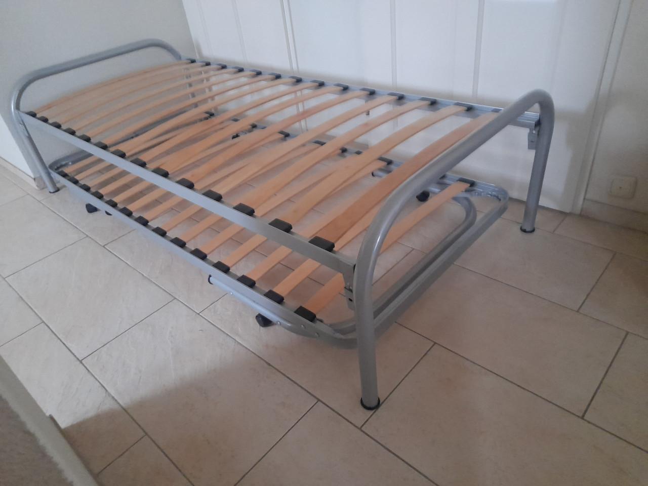 Bed met onderschuif bed  ( in goede staat)