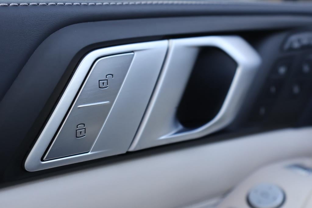 BMW X7 xdrive40i 6p. l 340 pk l panodak skylounge l laser l head-up l 3500 