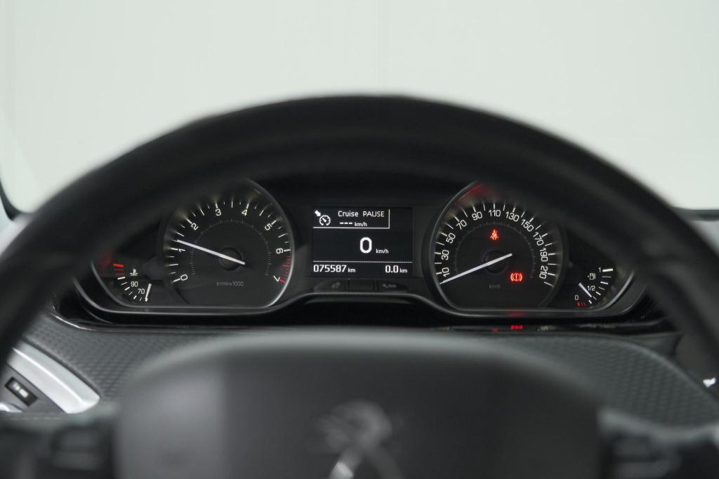 Peugeot 208 puretech 110 tech edition | camera | apple carplay | parkeersen