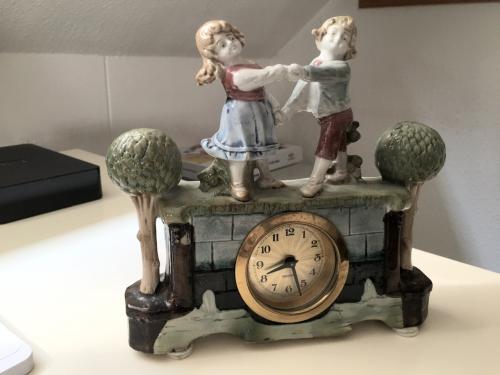 Porceleinen figuratieve pendule van Mercedes 1950