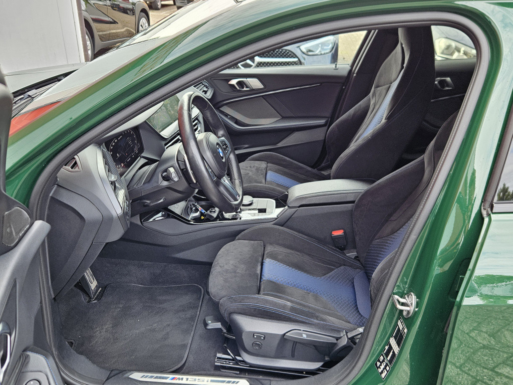 BMW 1 Serie m135i xdrive m-sport pro | irish green | h/k