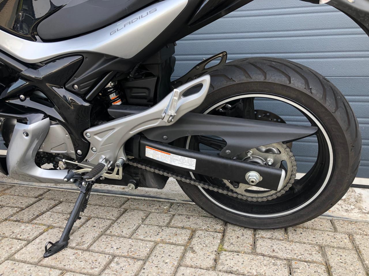 Suzuki SFV650 Gladius uit 2013, 13dkm met ABS, Rijklaar mee €3750,-