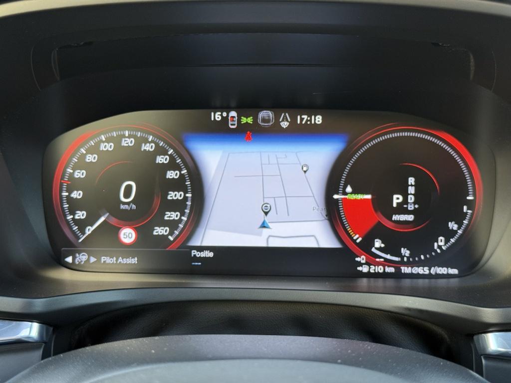 Volvo V60 t6 398pk recharge r-design| panodak| adap.cruise| 360camera| sty