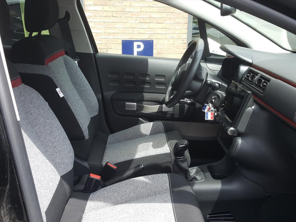 Citroen C3 1.2 puretech 83pk s&s c-series trekhaak | navigatie | cruise & c