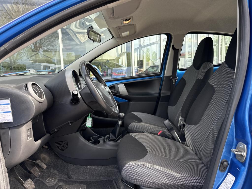 Toyota Aygo 1.0 vvt-i aspiration | nl-auto | airco | lm velgen