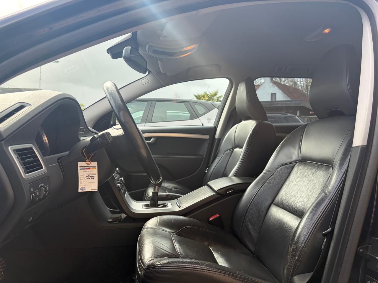 Volvo V70 2.0T R-Editon 2011 Airco Navi PDC CCT LEDER