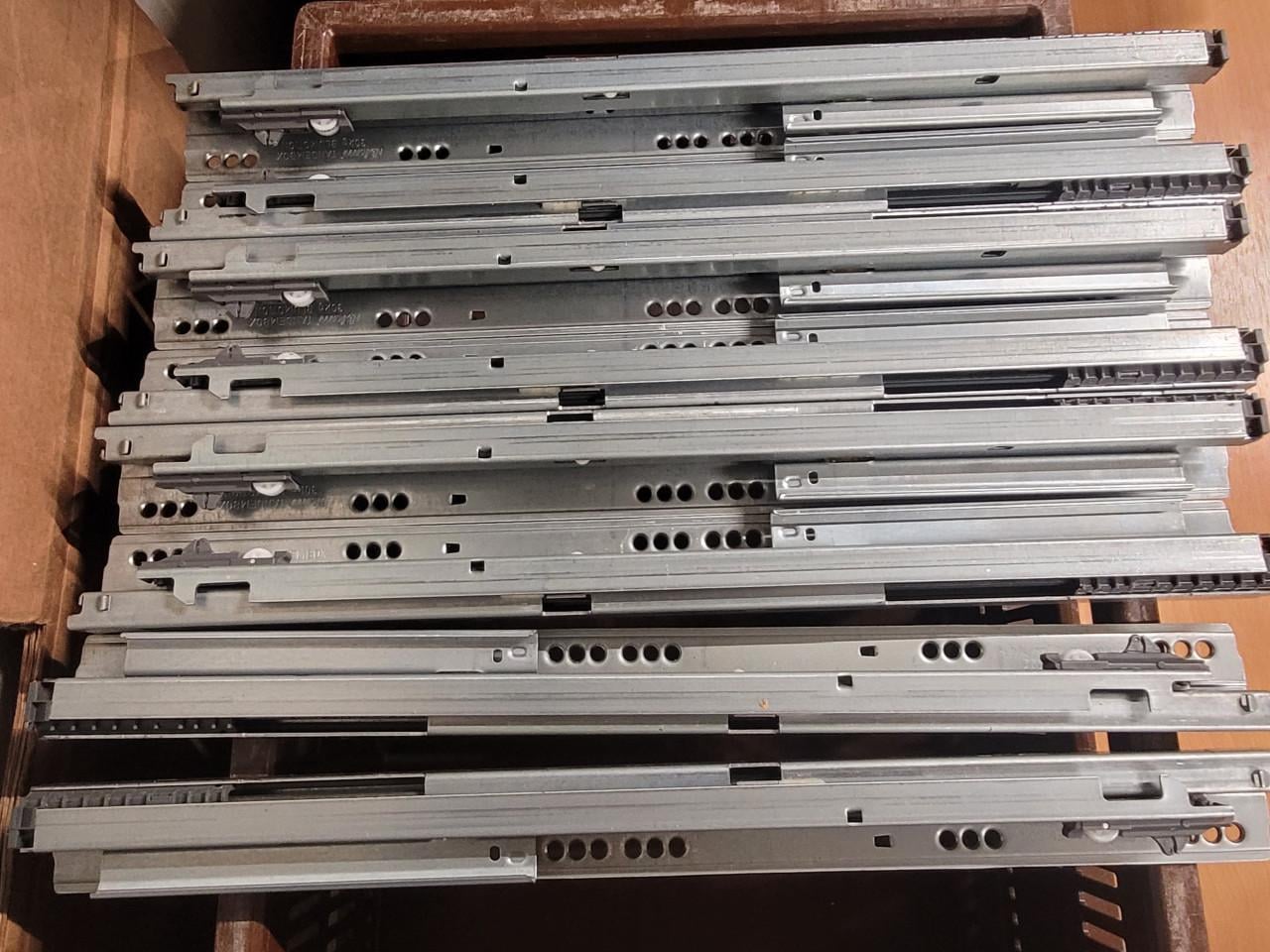 Ladegeleiders, Blum Blumotion