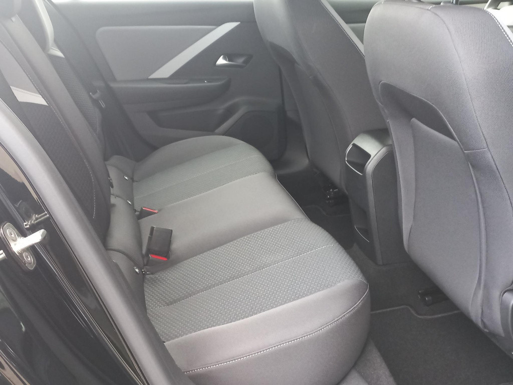 Opel Astra 1.2 edition 110pk | navi | climate | pdc | lmv |