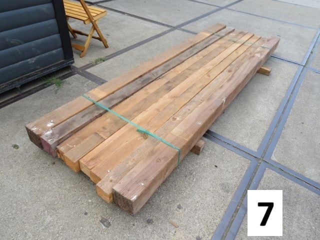 Mooie restpartijen Douglas balken en palen in de aanbieding!