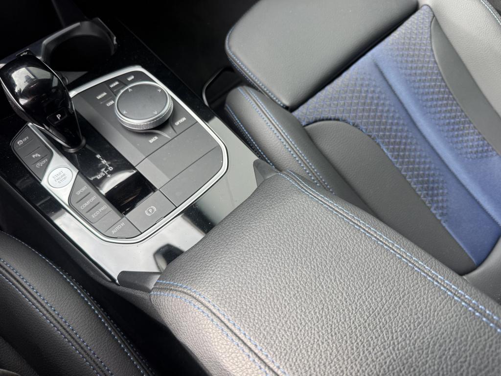 BMW 1 Serie 120i automaat high executive m-sportpakket 5-drs