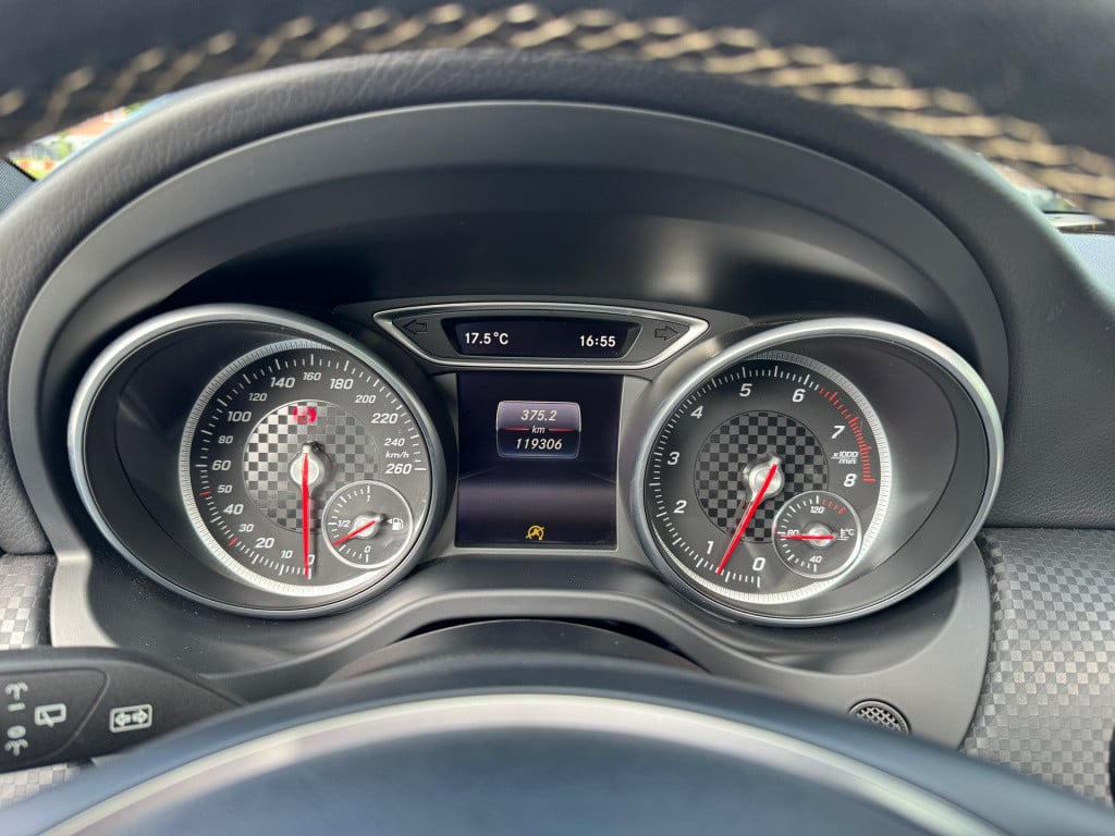 Mercedes-Benz A-Klasse 180 urban , apple-carplay / panorama dak