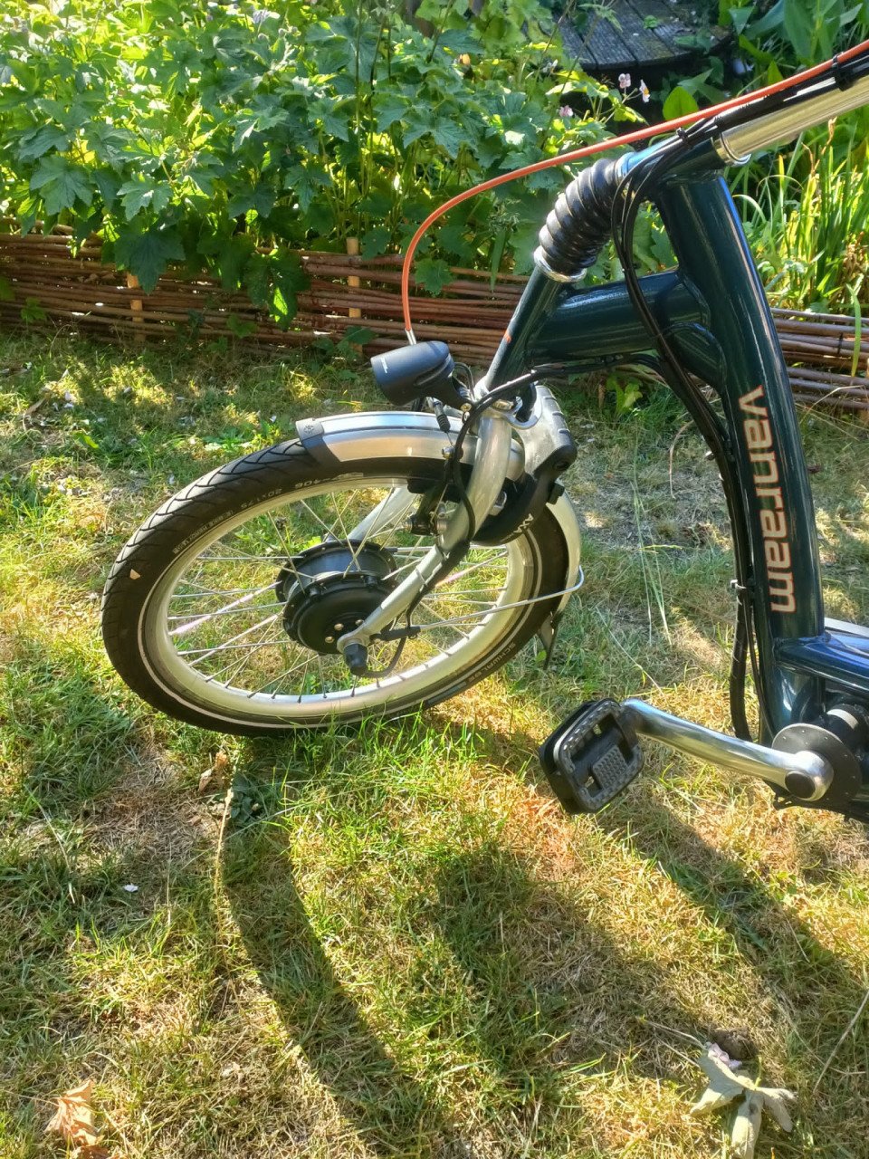 Net ingereden van raam fiets.