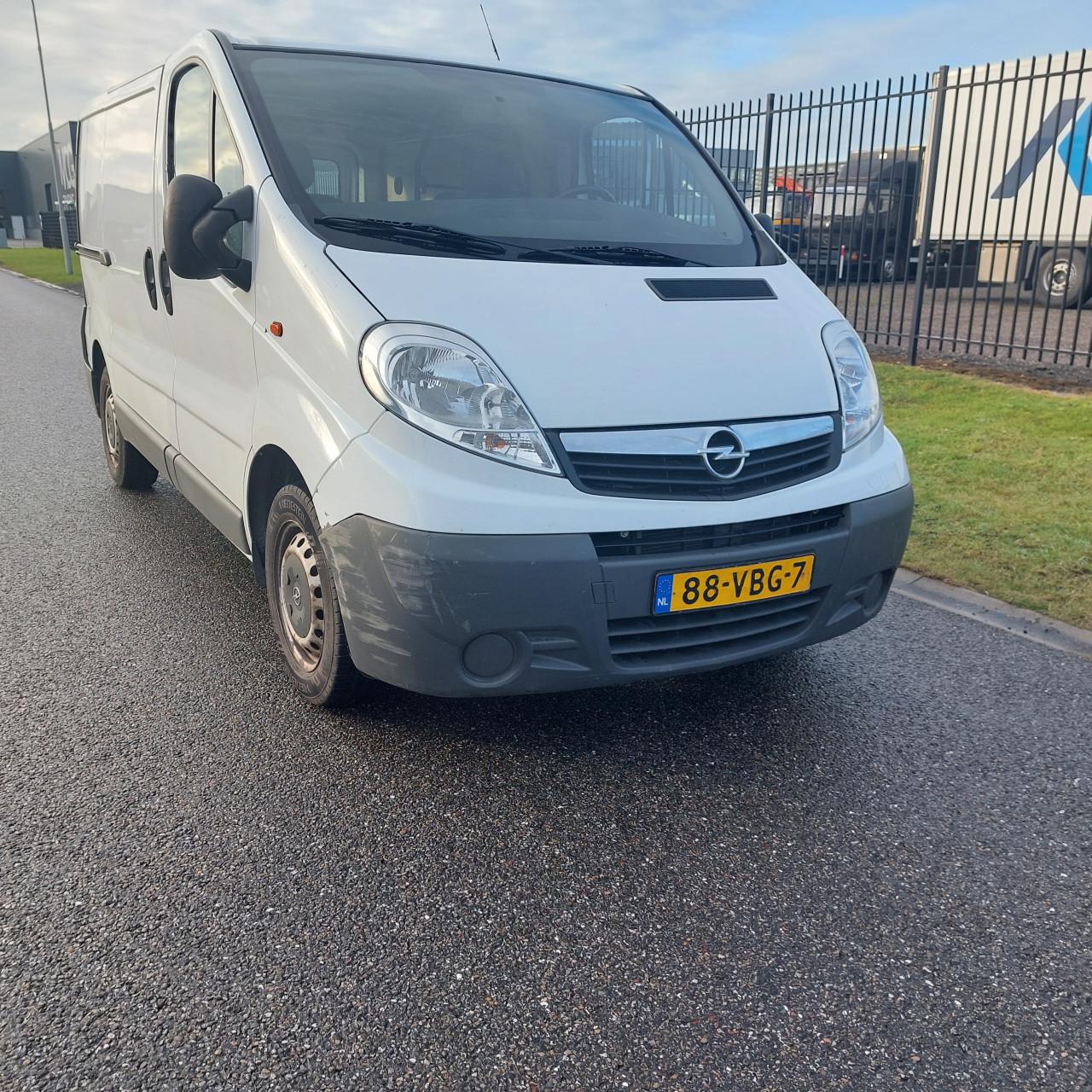 Opel Vivaro 2.0 CDTI 2.7 T -   140.801 Km
