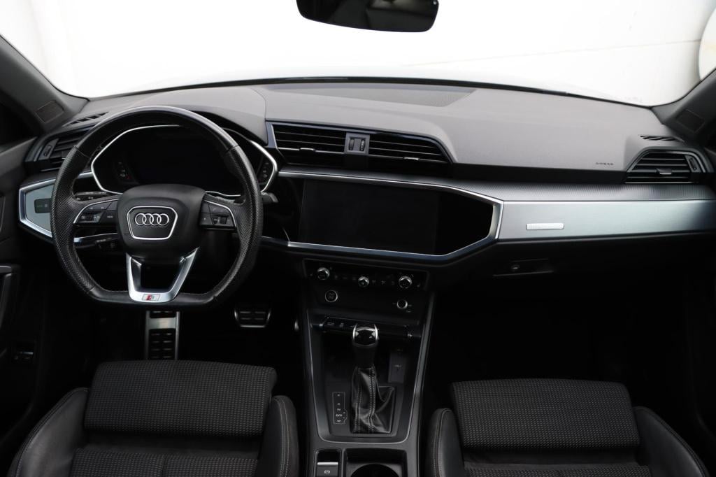 Audi Q3 45 tfsi e s edition 245pk s tronic | soh 90,3% |