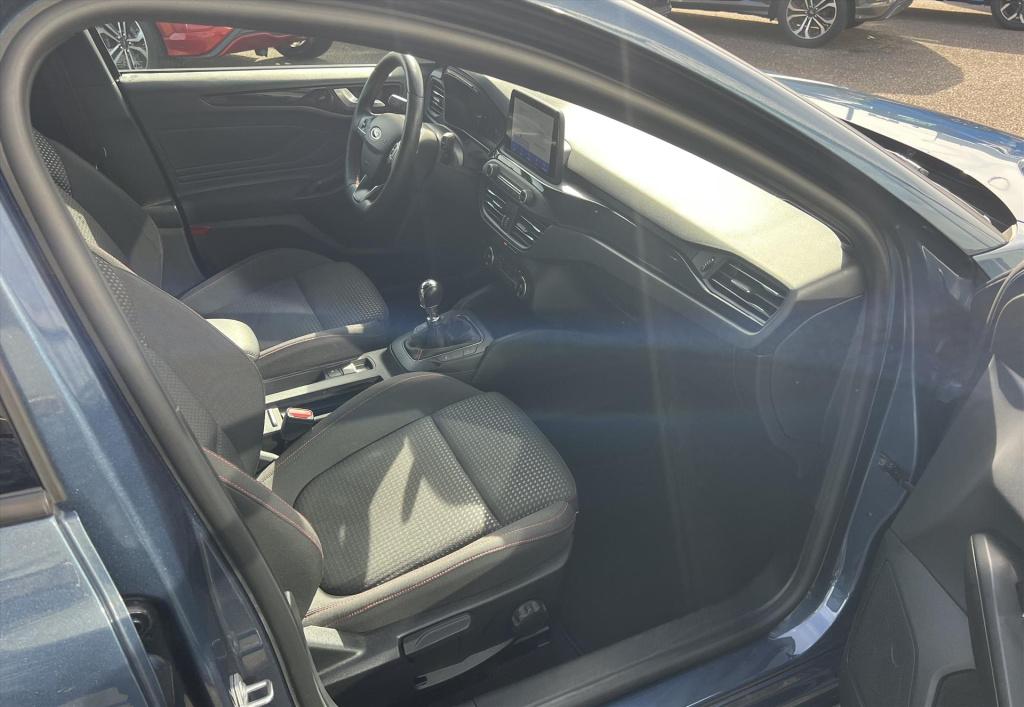 Ford Focus 1.0 ecoboost 125pk st line , trekhaak , carplay , climate contro