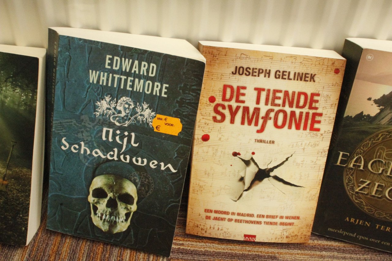 Thrillers,,,Div schrijvers