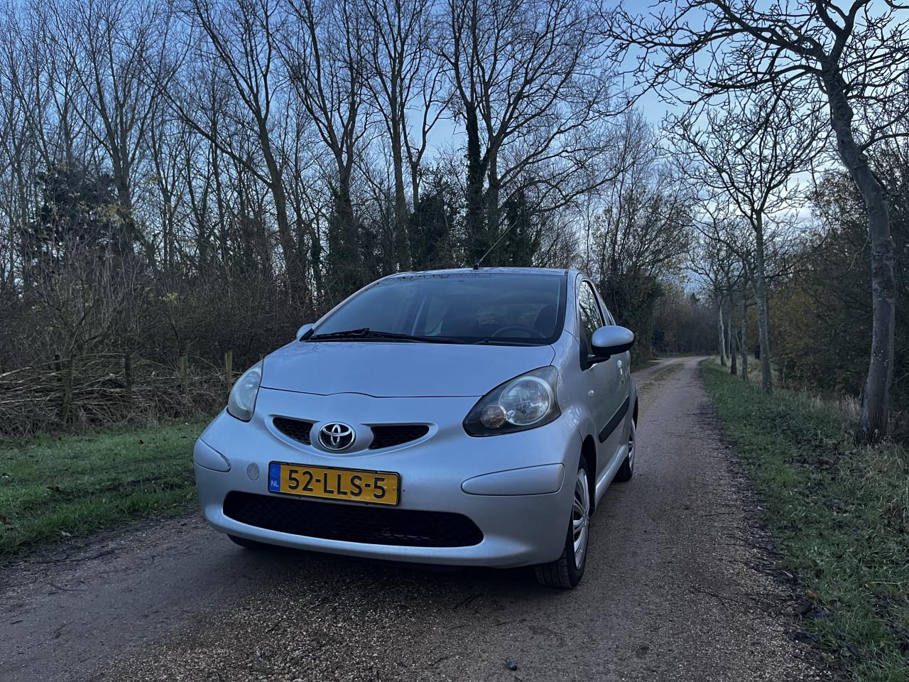 Toyota Aygo 1.0 VVT-i | 3-deurs | Airco | Lage KM |