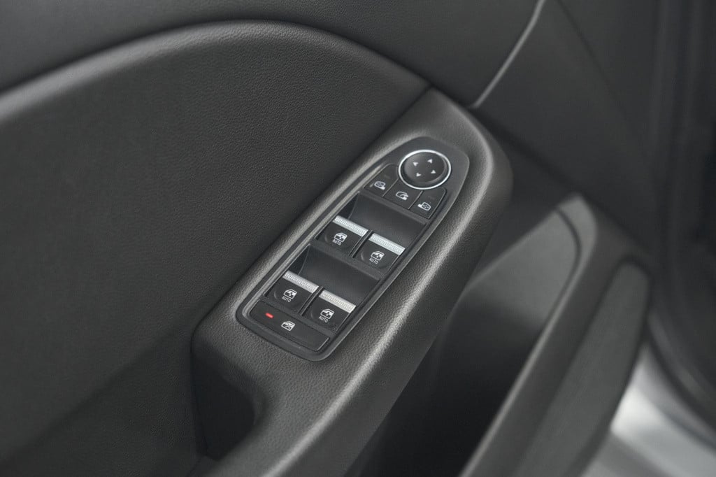 Renault Clio tce 100 intens | parkeersensoren | apple carplay | climate con