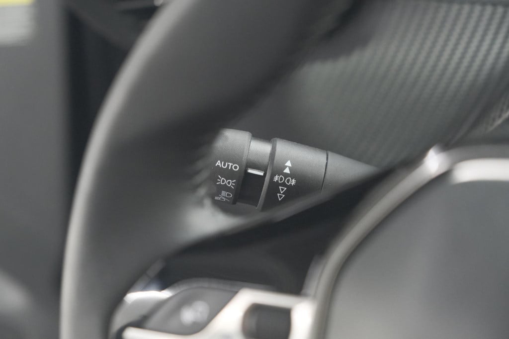Peugeot E-2008 ev active pack 50 kwh | 3 fase | camera | navigatie | parkee