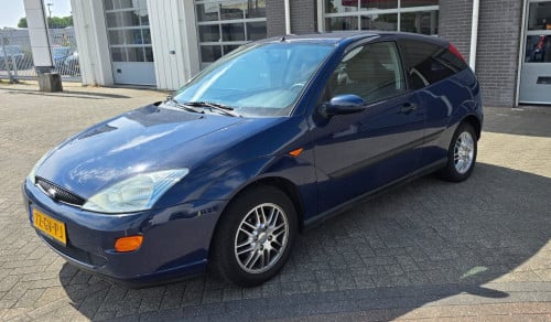 Ford Focus 1.4 I 3D 2001 Blauw