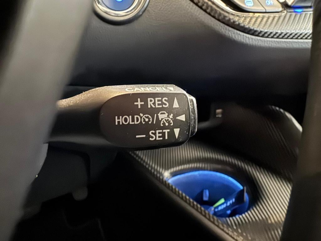 Toyota C-hr 1.8 hybrid business plus