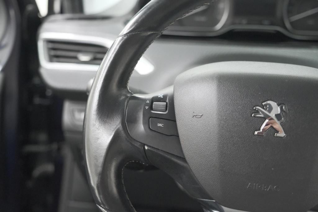 Peugeot 208 puretech 110 tech edition | camera | apple carplay | parkeersen