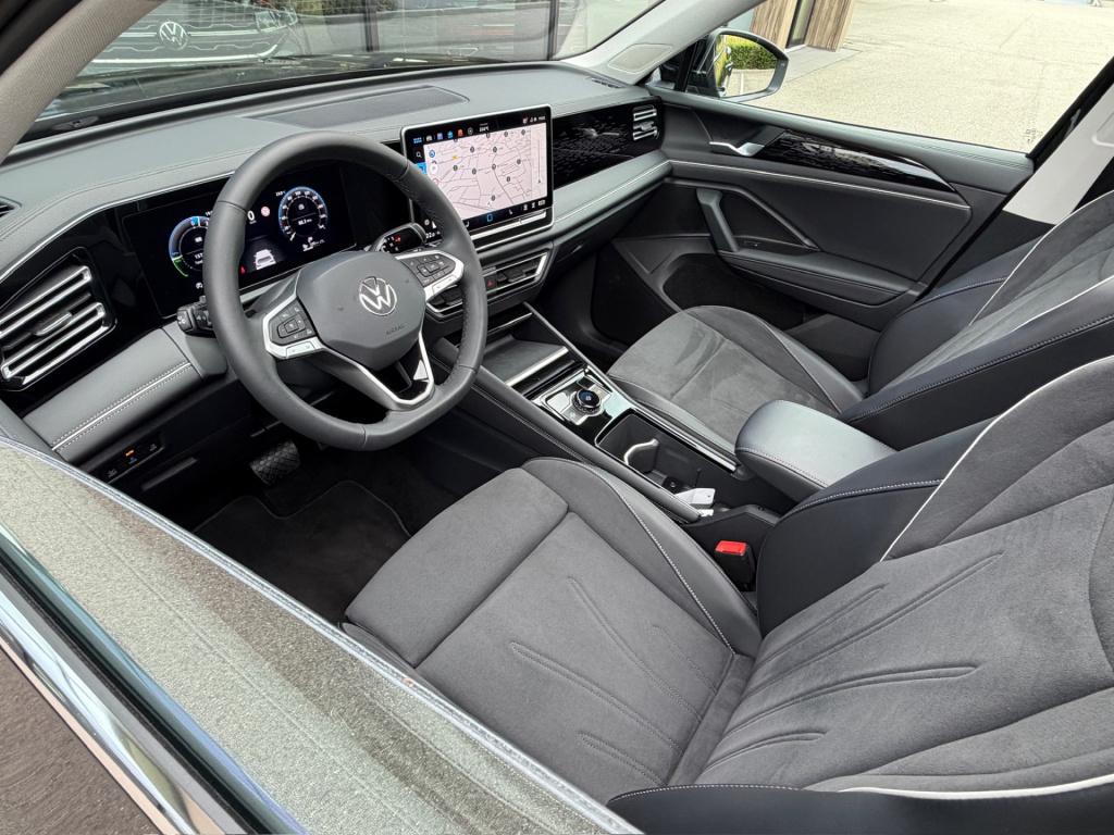 Volkswagen Tiguan 1.5 ehybrid elegance 204pk | trekhaak | 20 inch | 360 cam