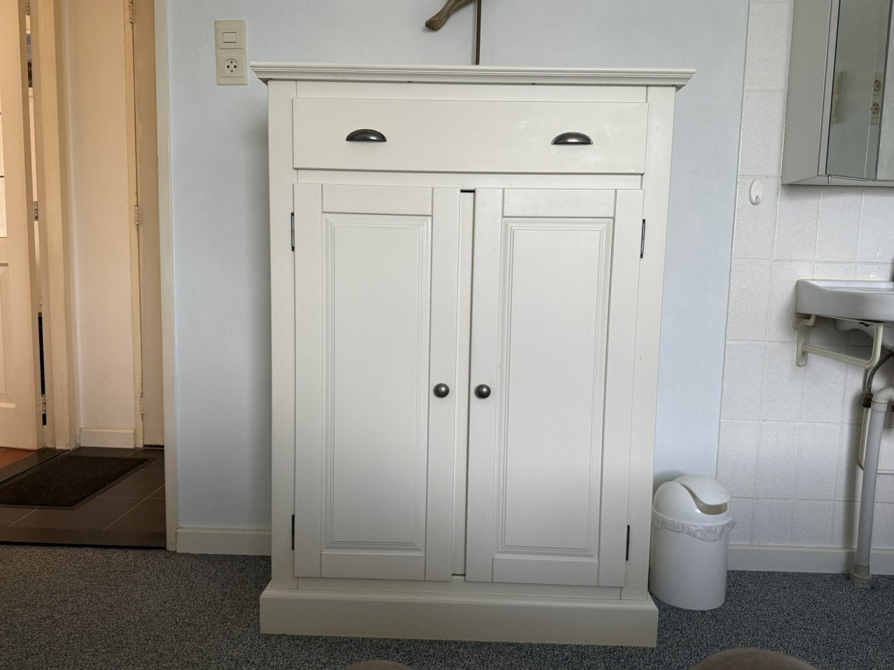 Te koop aangeboden: slaapkamer in landelijke stijl