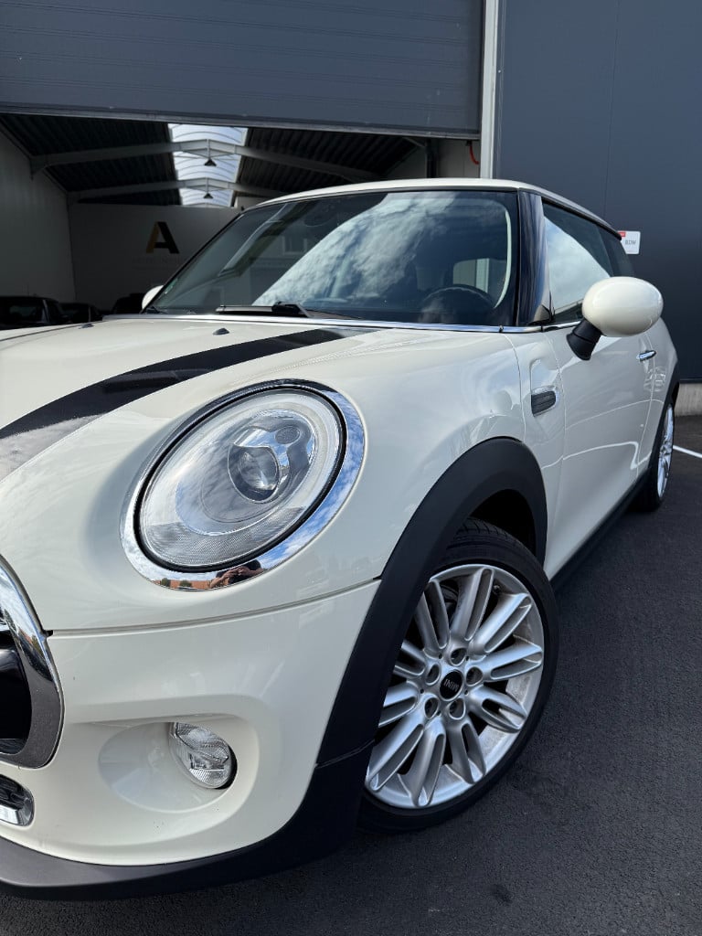 Mini Cooper 1.5 - chili - pano