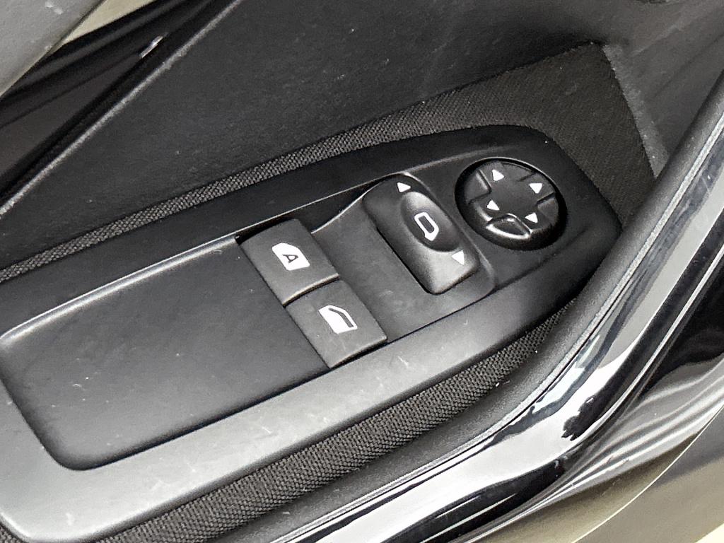 Peugeot 208 82 pk blue lion | rijklaar | trekhaak | airco