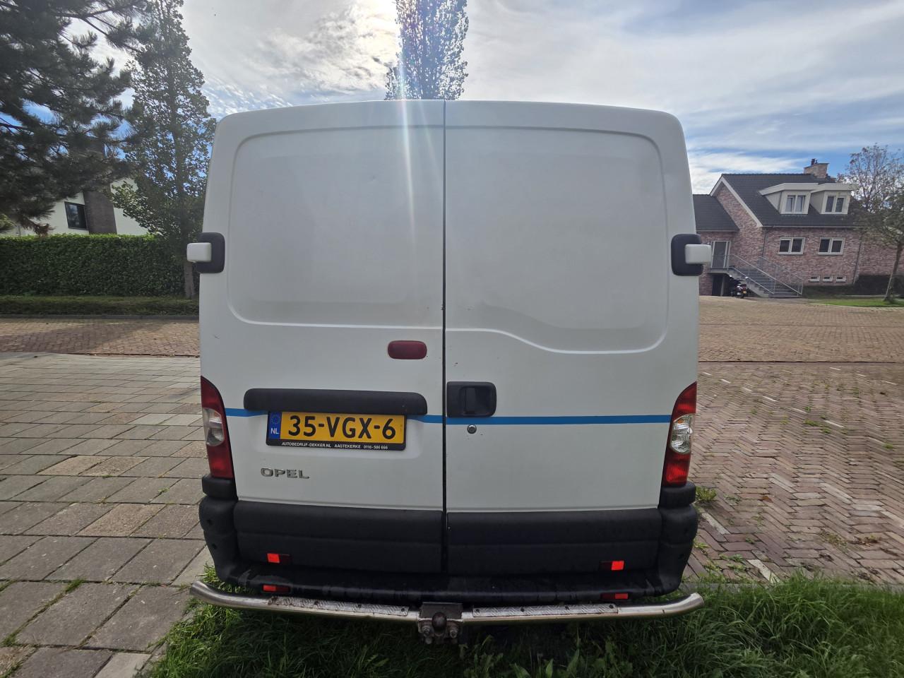 Opel movan 2.5cdti 74 kw l1h1 2007