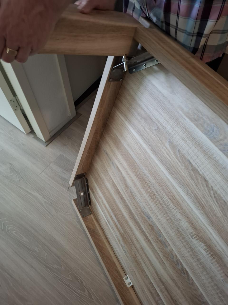 Eettafel , TV kastje en salontafel