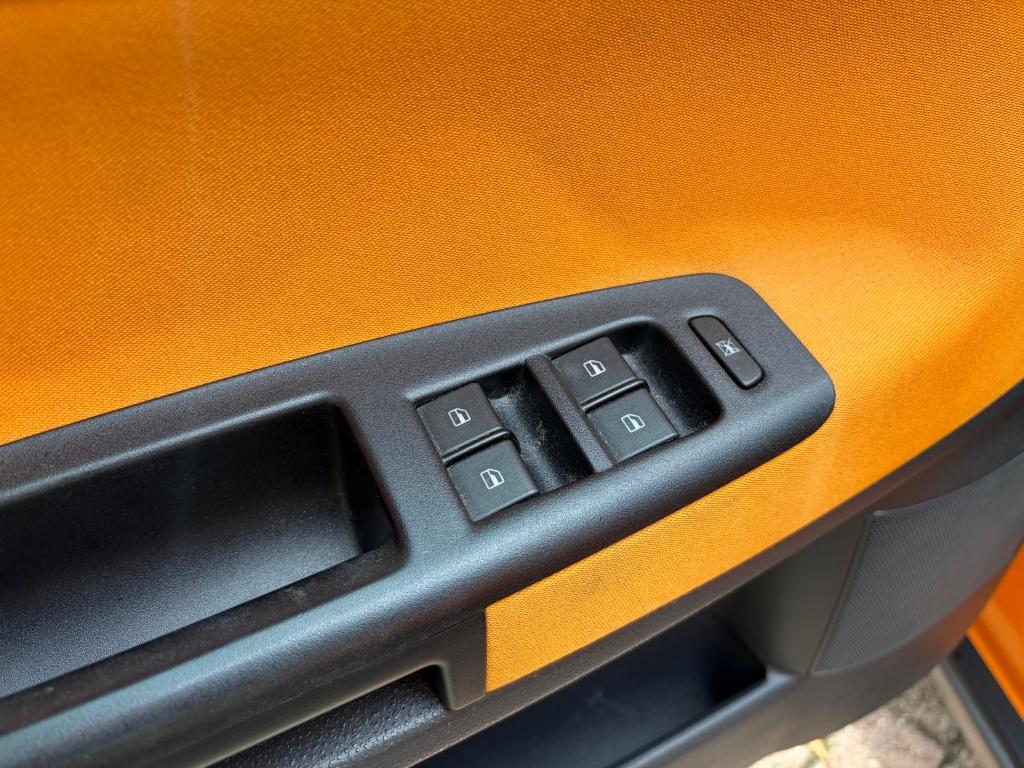 Volkswagen Polo 1.6-16v cross | automaat