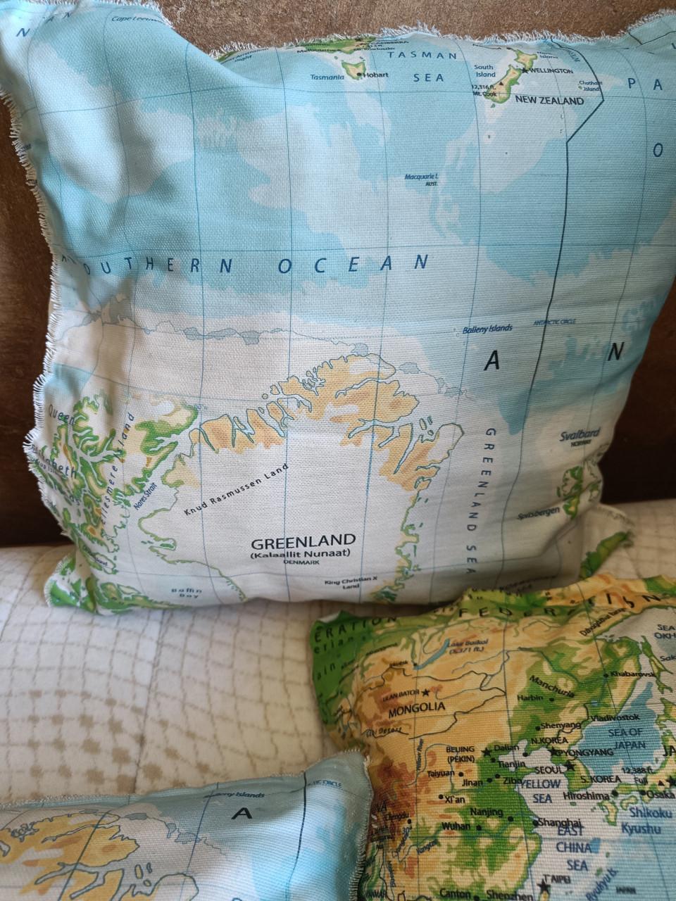 Zelfgemaakte wereldkaart kussens 6 Stuks