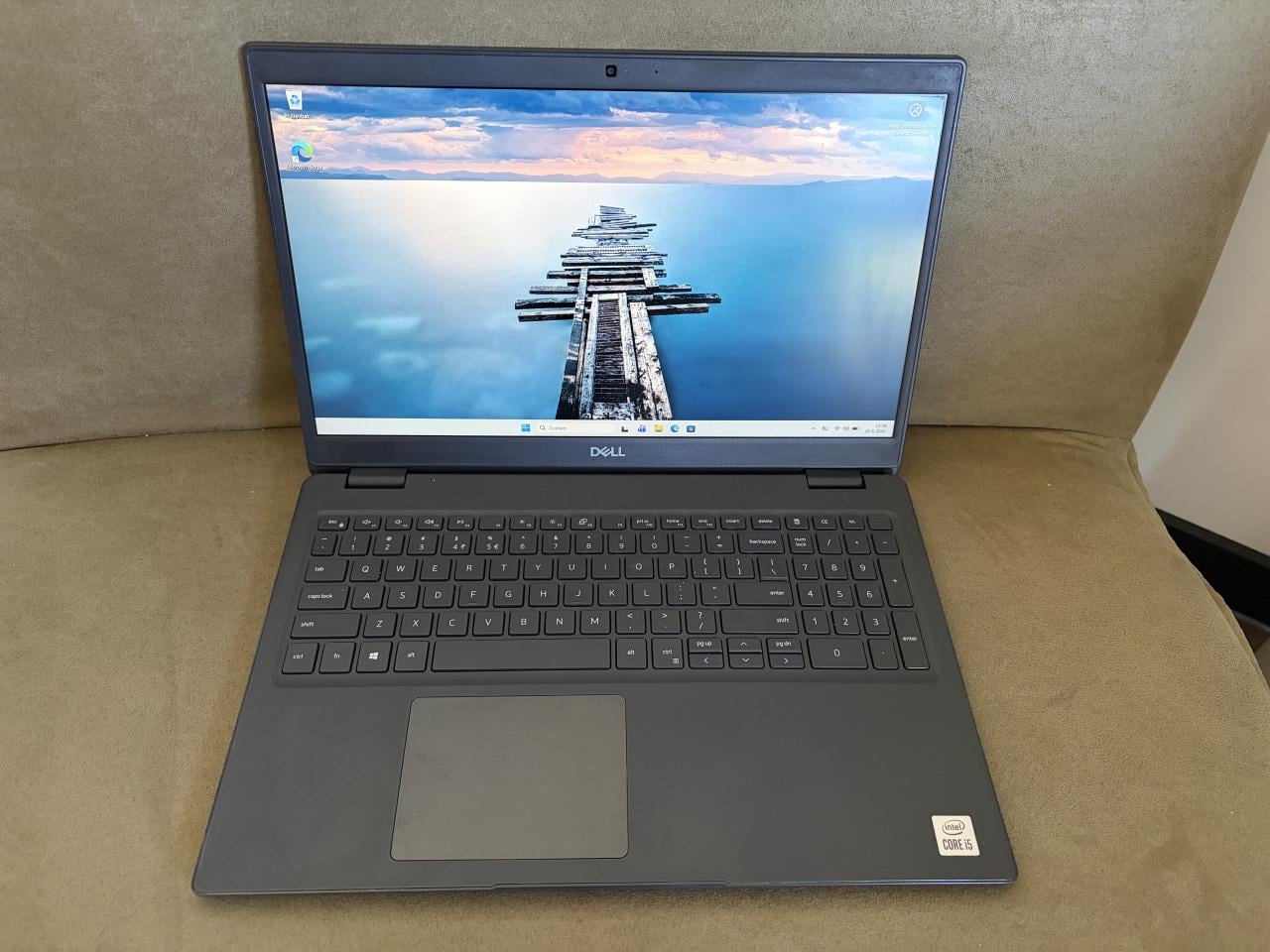Dell Latitude | 15,6" | Intel i5 | 8GB | SSD + HDD | Windows 11