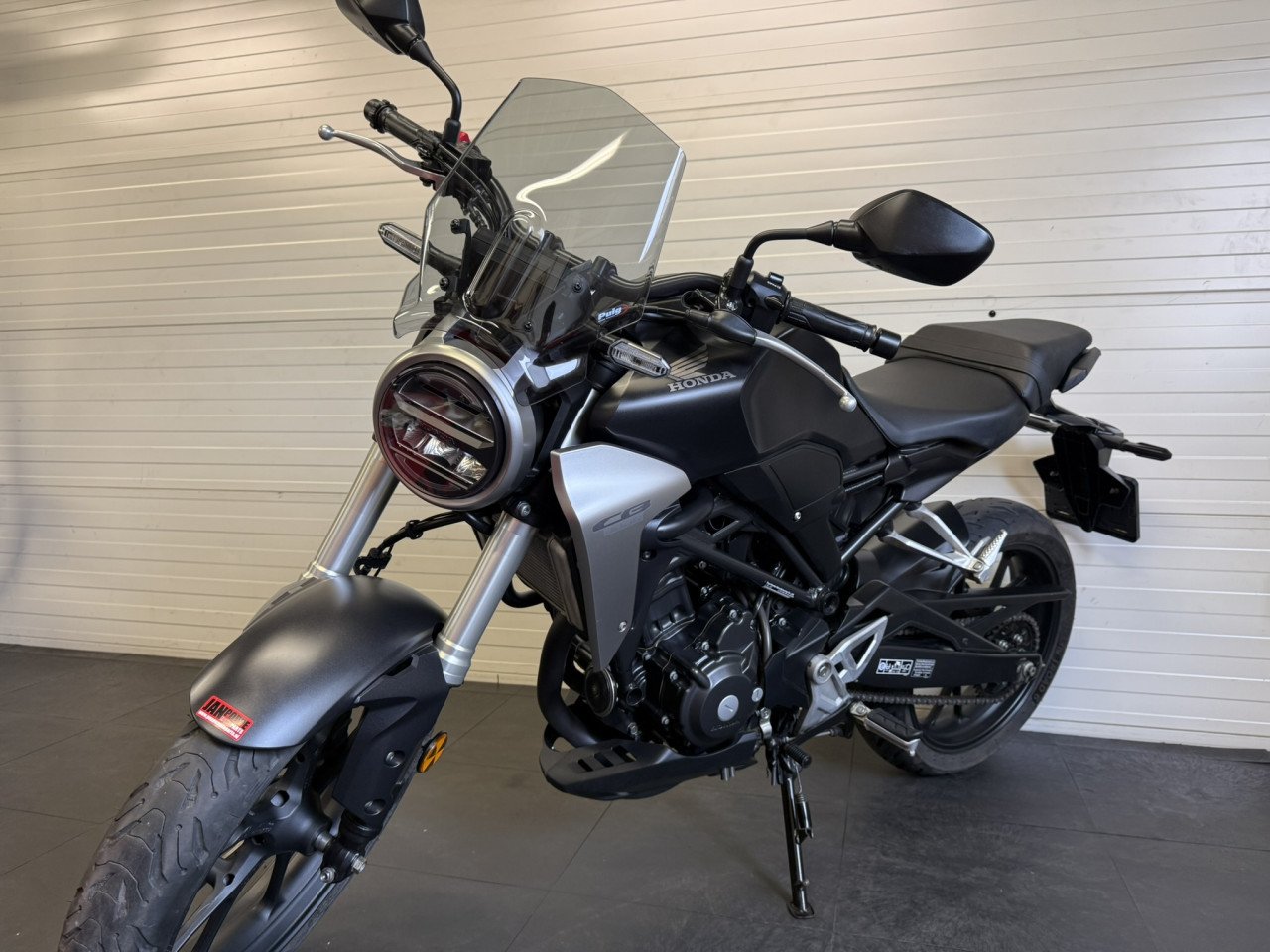 Leuke en zeer nette Honda CB 300 R!