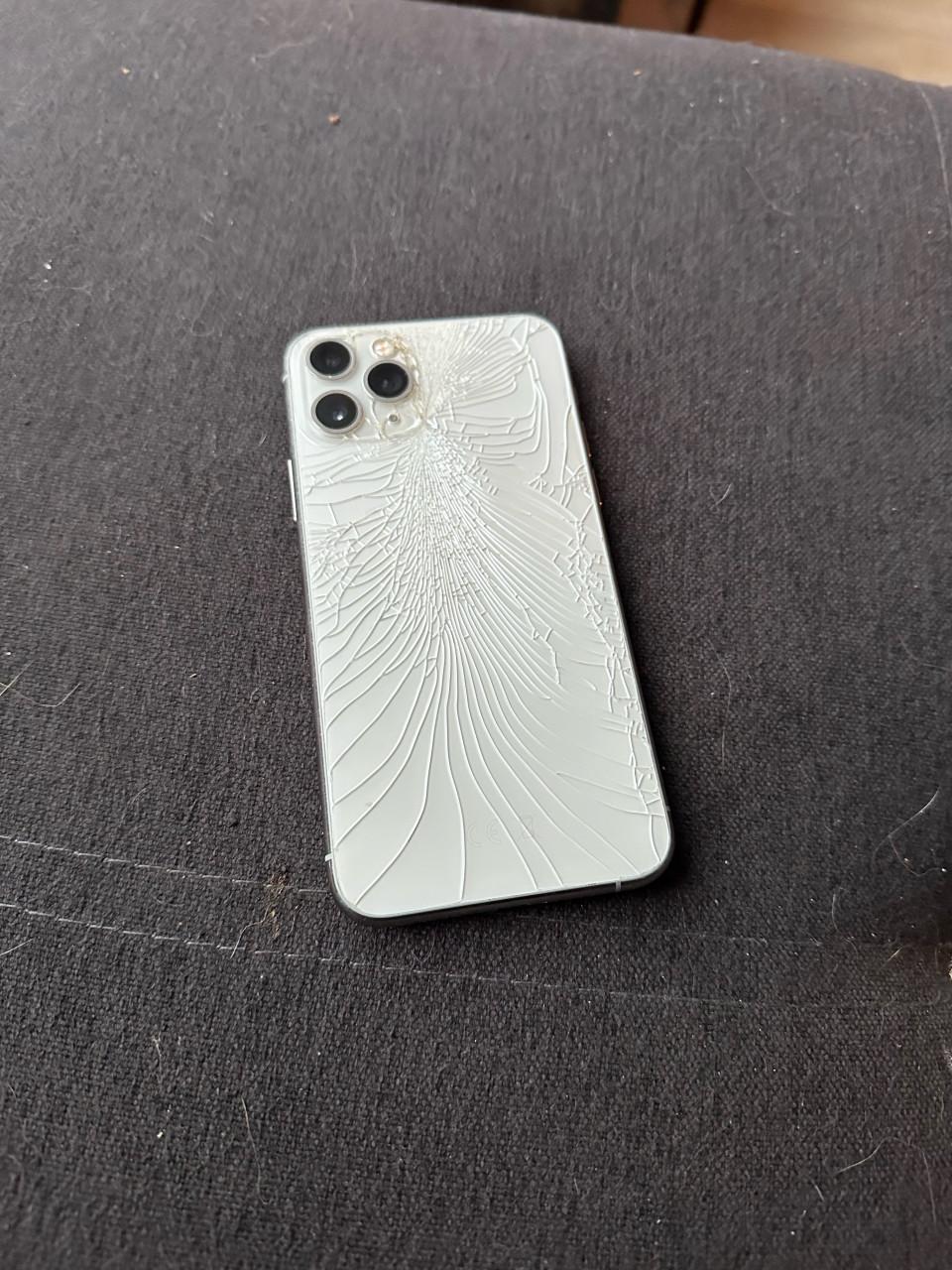 Iphone 11 pro (achterkant barst )