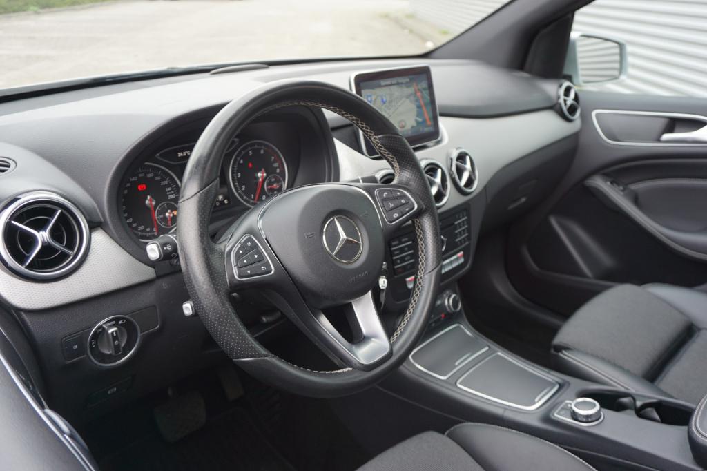 Mercedes-Benz B-Klasse 180 prestige automaat - climate / navi / cruise / st
