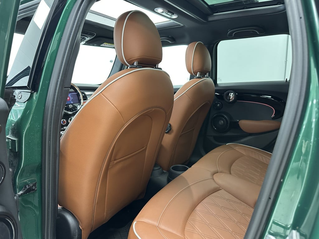 Mini Cooper mini 2.0 yours | british racing green | cognac int. | panora