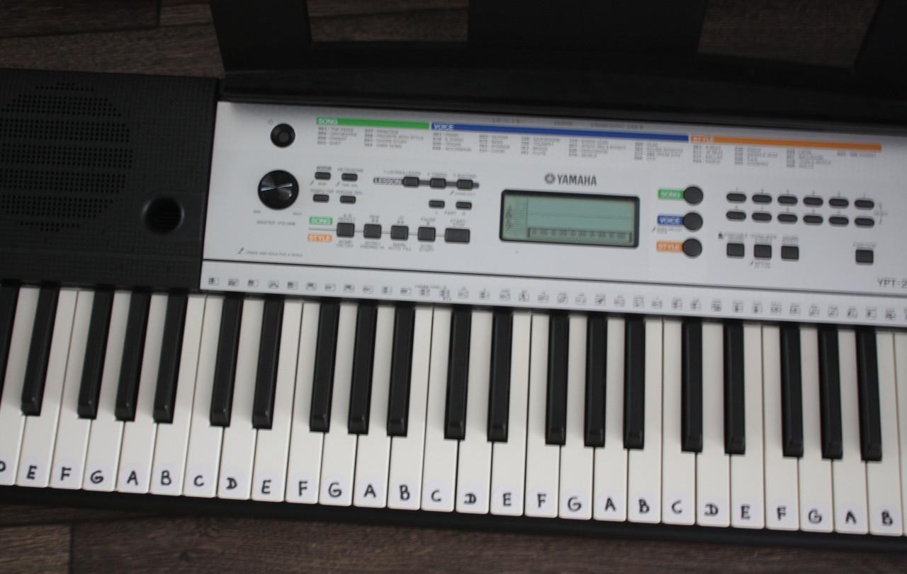 Yamaha YPT-255-Portable Keyboard