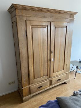 Eiken kast