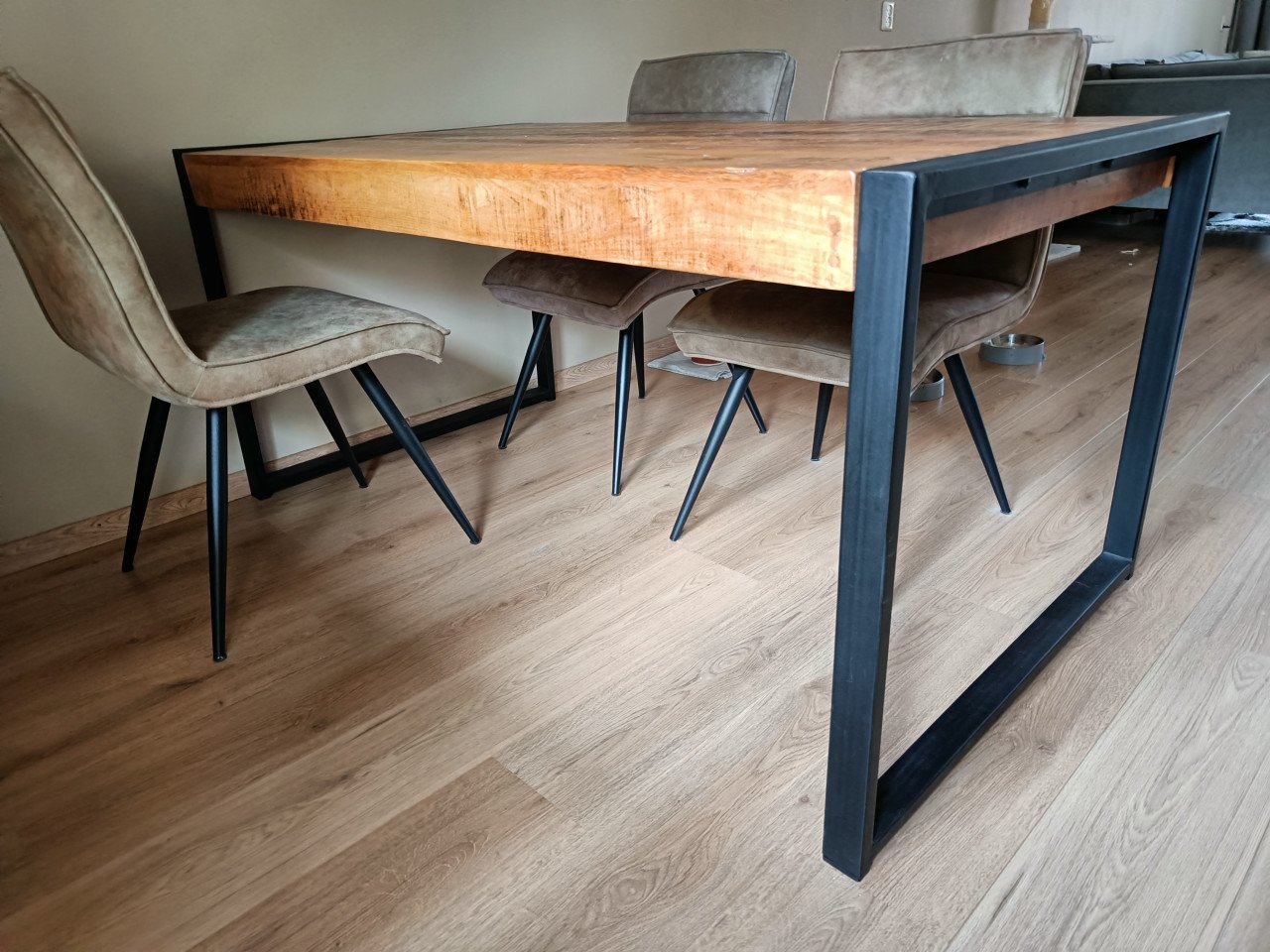 Eettafel mangohout 160*90