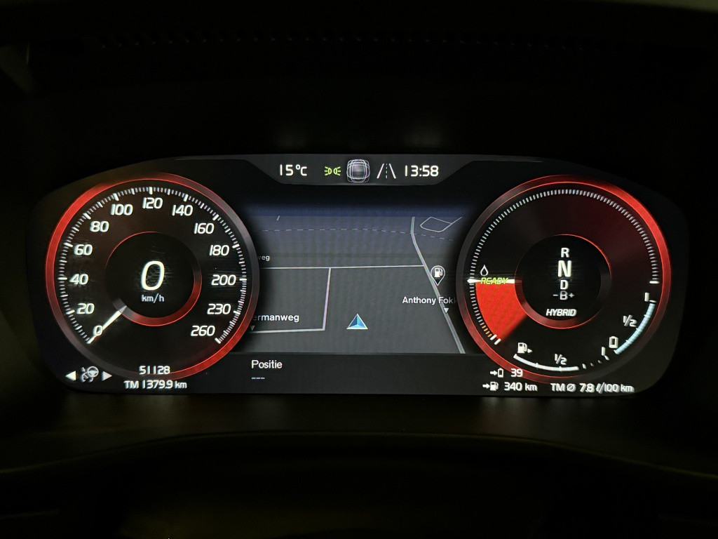 Volvo XC40 t5 262pk recharge ultimate bright| panodak| adap.cruise| trekhaa