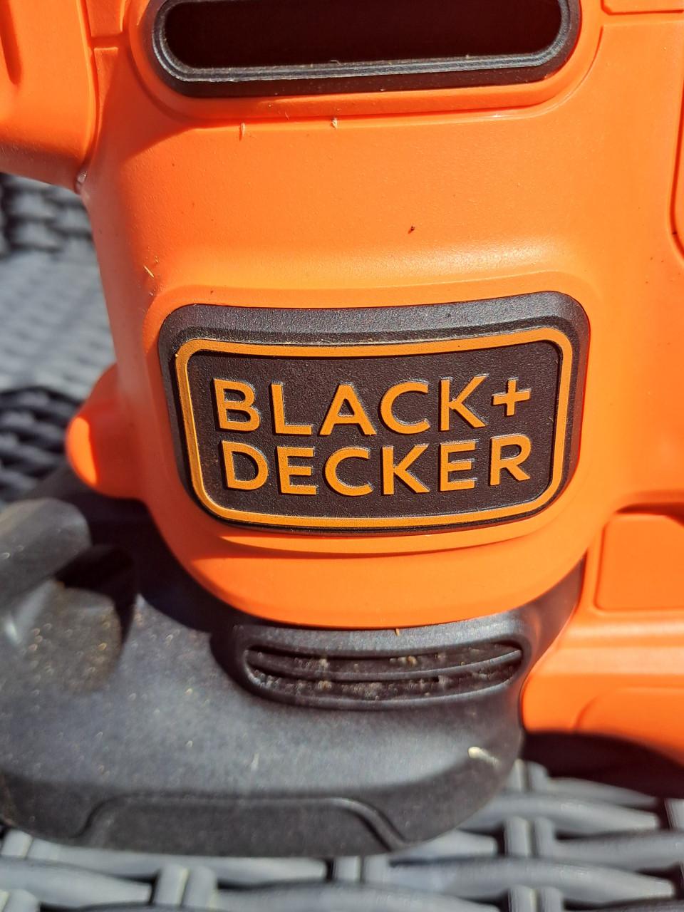 Elektrische heggenschaar. Merk Black en Decker.