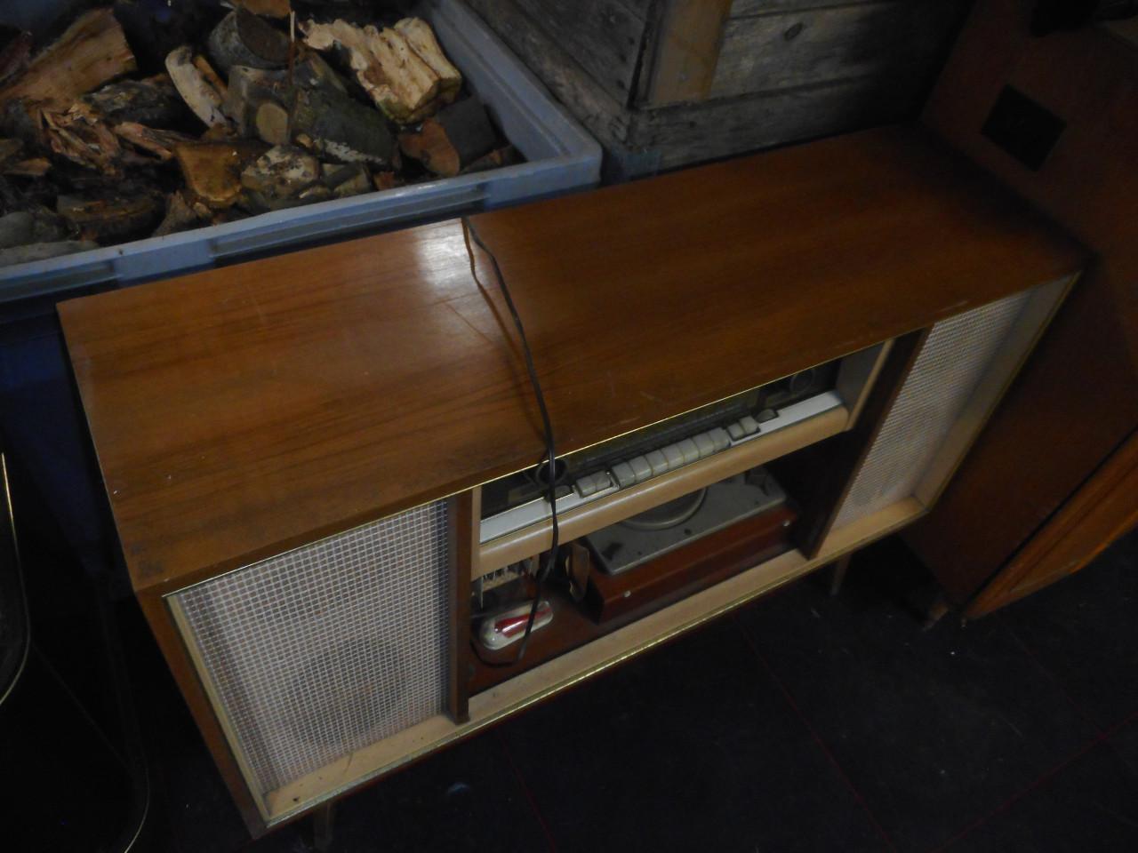 Vintage radiomeubel