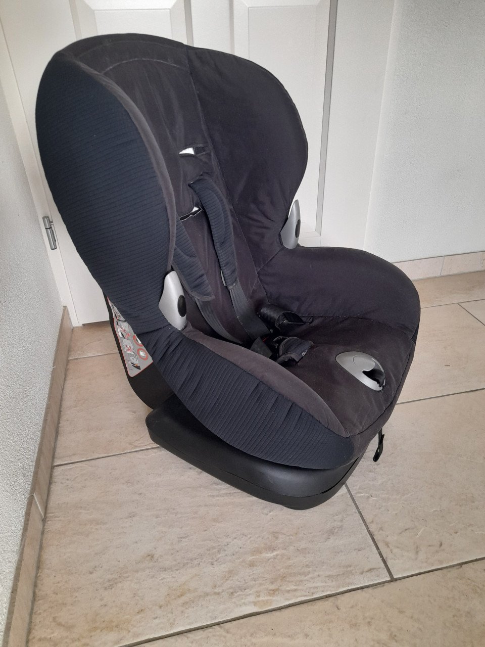 Maxi cosi autostoel 9/18 kg (in goede nette schone staat )