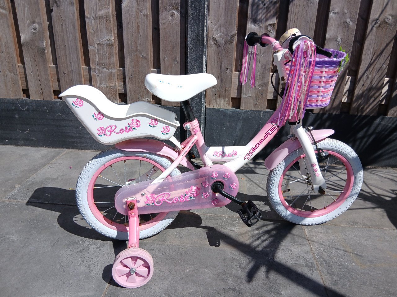 Kinderfiets meisje