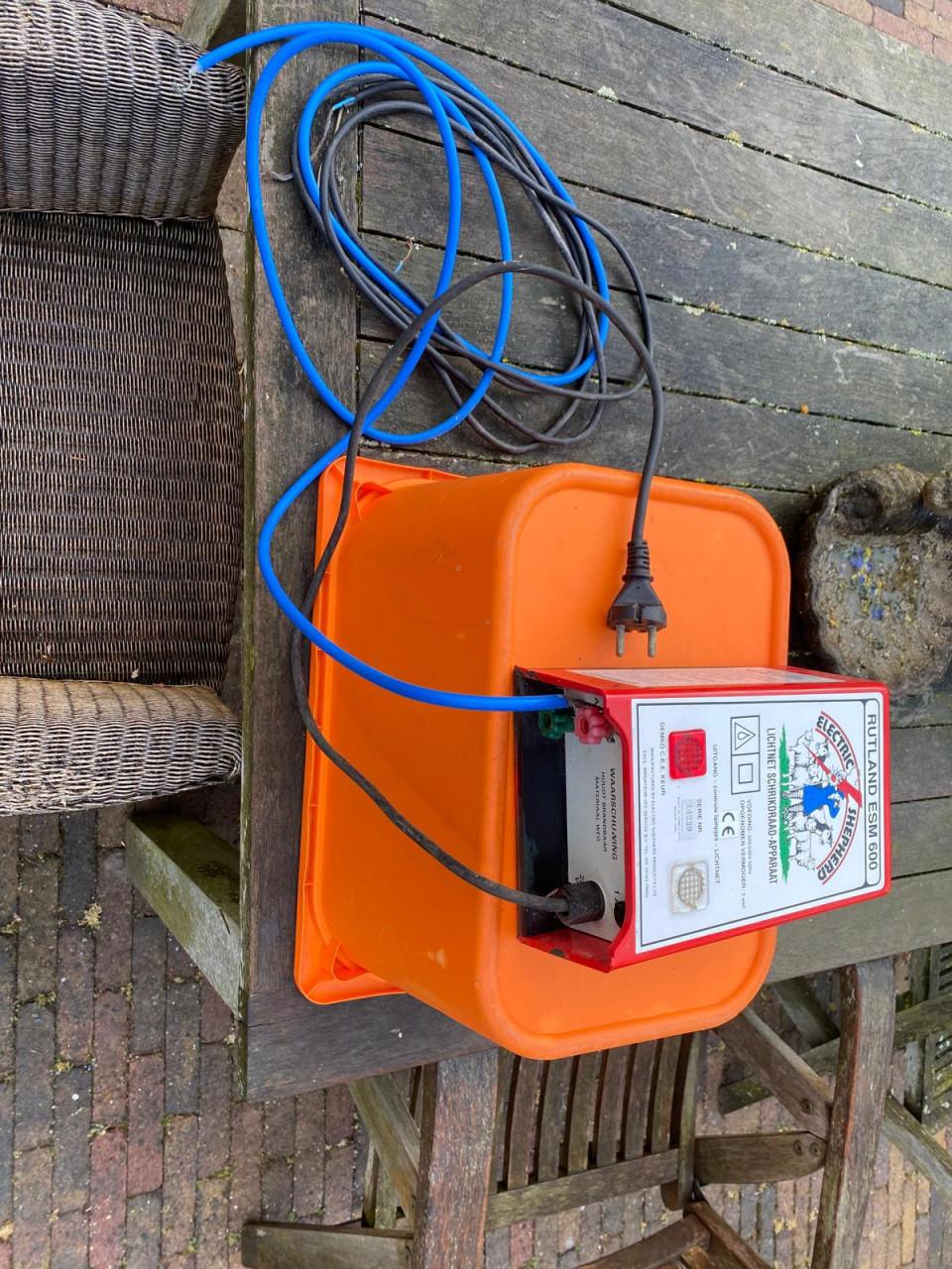 Te koop: schrikapparaat schrikdraadapparaat weideklok stroomklok