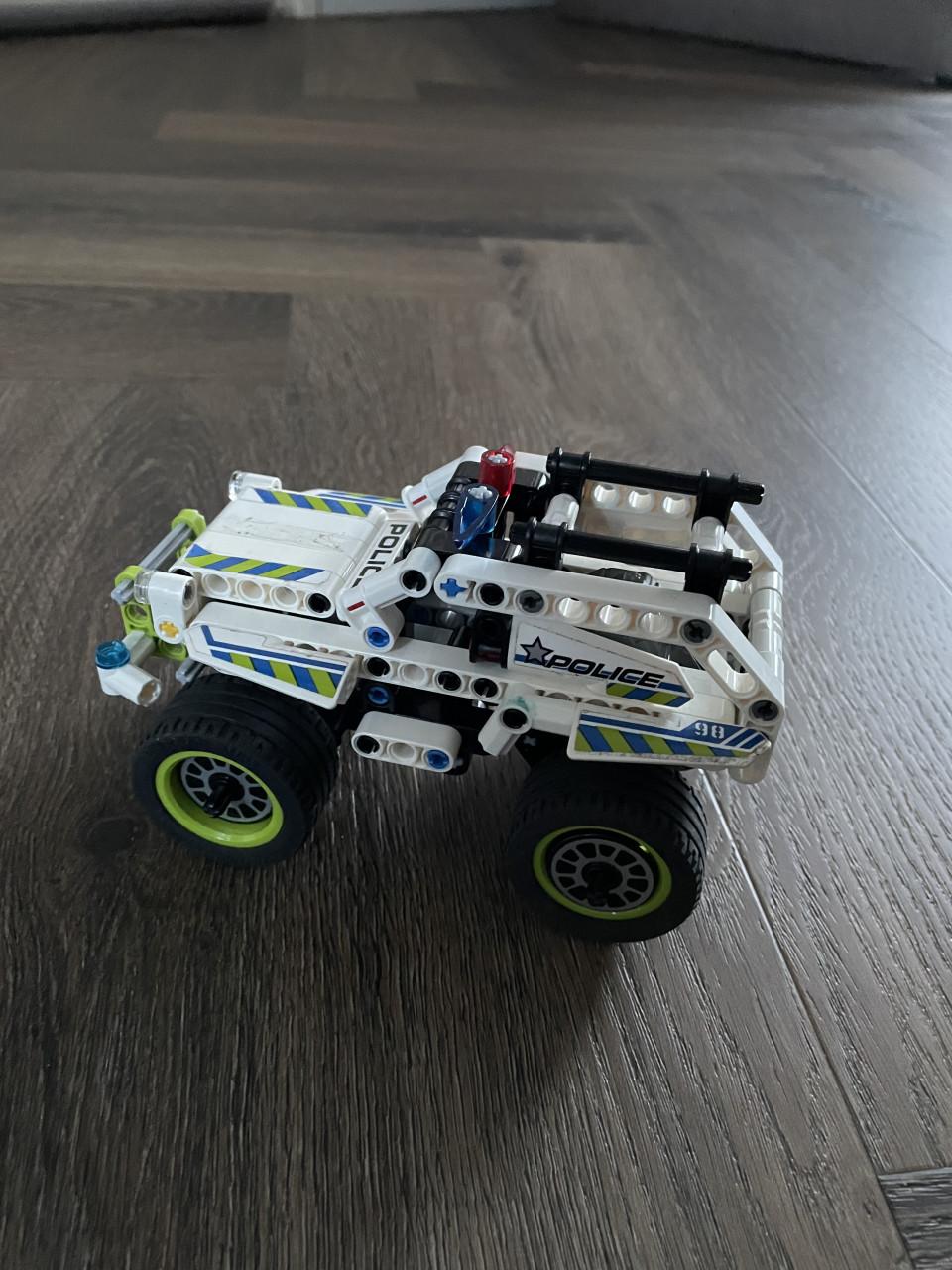 Lego Technic: Politie onderscheppingsvoertuig 42047