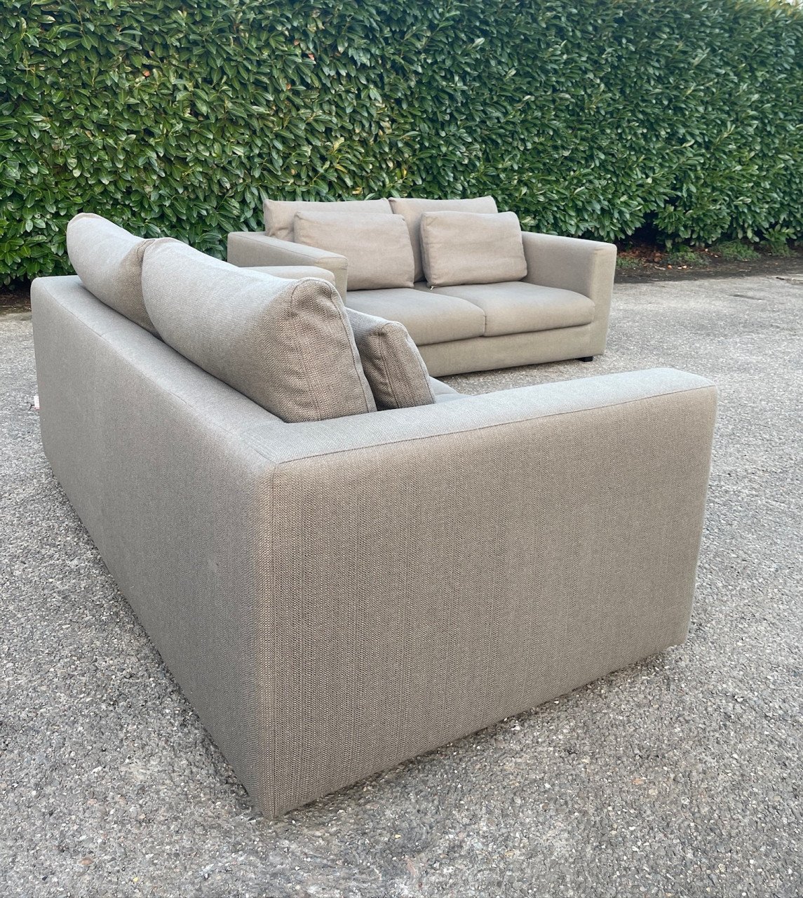 GRATIS LEVERING HEEL NL Taupe VIP 2x 2,5zits Stoffen Bankstel